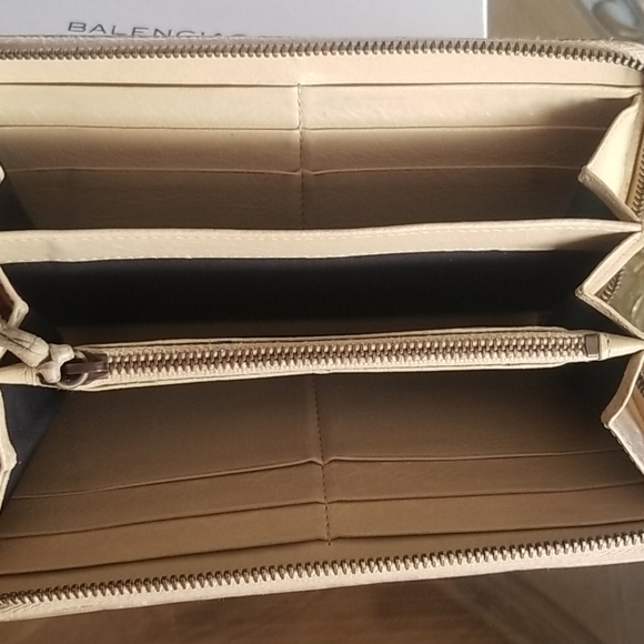 Balenciaga cream city wallet - Picture 9 of 10
